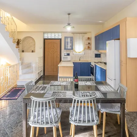 Дом отдыха Rent House Mirtofito 8 Km From Peramos Elaiokhorion