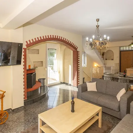 Rent House Mirtofito 8 Km From Peramos * Elaiokhorion
