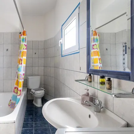 Дом отдыха Rent House Mirtofito 8 Km From Peramos