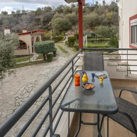 Дом отдыха Rent House Mirtofito 8 Km From Peramos