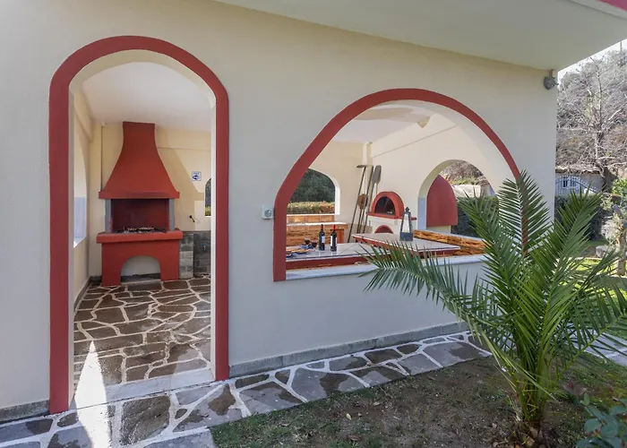 Rent House Mirtofito 8 Km From Peramos Case de vacanță Elaiokhorion