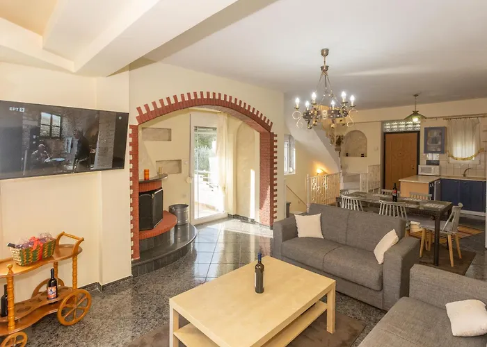 Rent House Mirtofito 8 Km From Peramos * Elaiokhorion