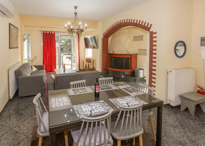 Rent House Mirtofito 8 Km From Peramos Case de vacanță Elaiokhorion
